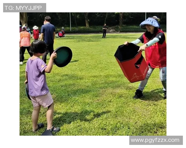 周芳独家揭秘飞盘技巧与心得分享助你轻松掌握这项运动的魅力与乐趣